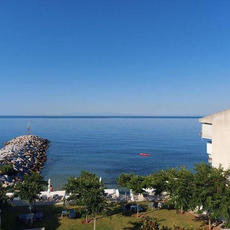 Aparthotel Pansion Alexandros By The Sea Nea Skioni Exterior foto