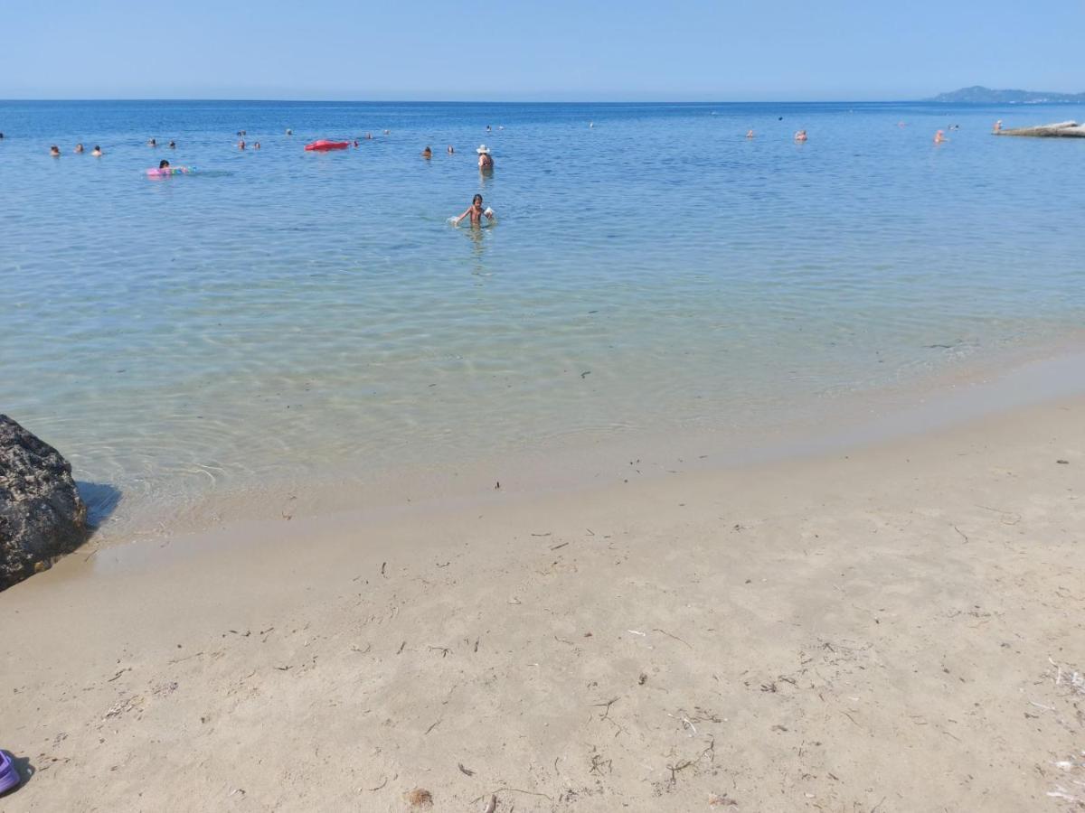 Aparthotel Pansion Alexandros By The Sea Nea Skioni Exterior foto
