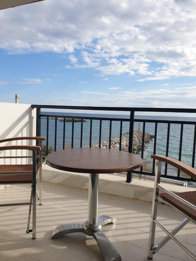 Aparthotel Pansion Alexandros By The Sea Nea Skioni Exterior foto