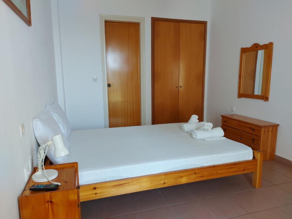 Aparthotel Pansion Alexandros By The Sea Nea Skioni Exterior foto