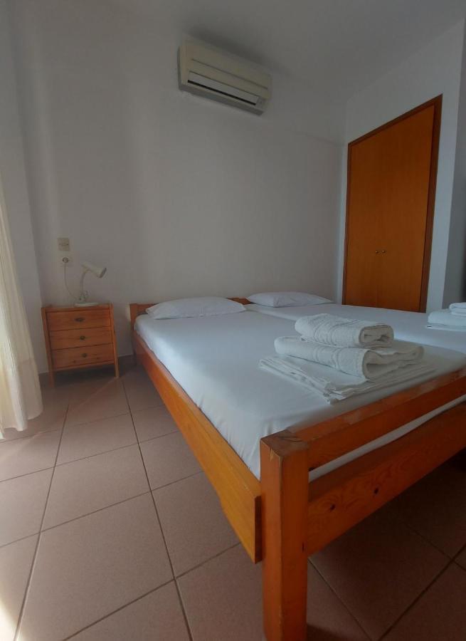 Aparthotel Pansion Alexandros By The Sea Nea Skioni Exterior foto
