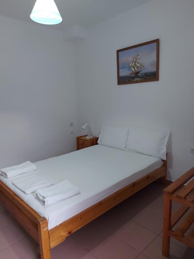 Aparthotel Pansion Alexandros By The Sea Nea Skioni Exterior foto